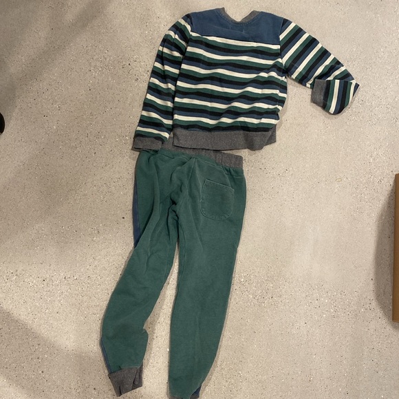 kids PJ/sweat suit set - Picture 2 of 3